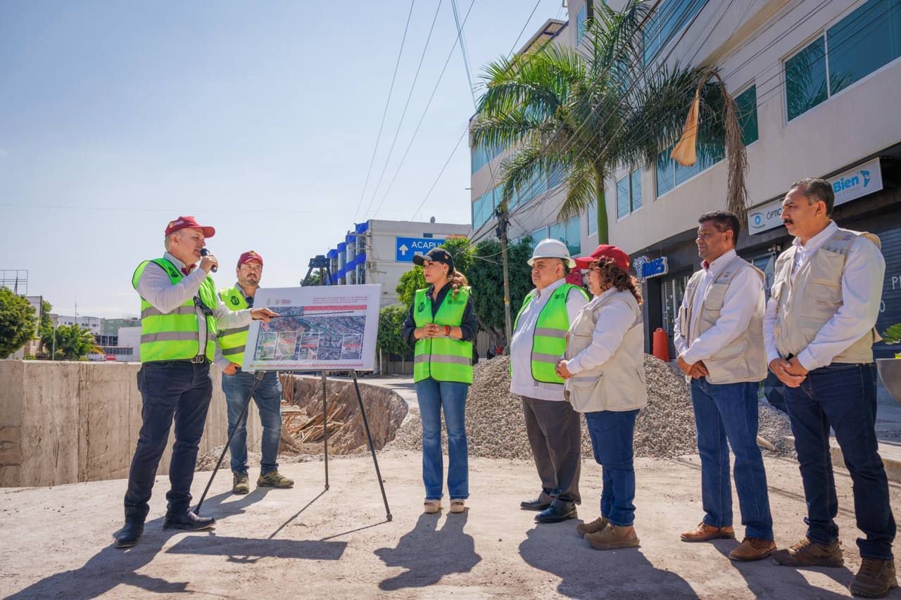 Supervisa Evelyn Salgado la rehabilitación de encauzamiento del Río Huacapa, presenta un avance del 64 por ciento