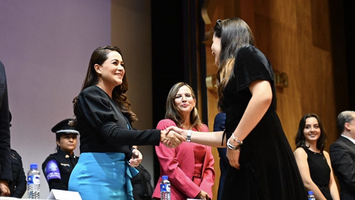 Tere Jiménez arranca programa ‘Alerta Segura’ con la entrega de alarmas personales a mujeres